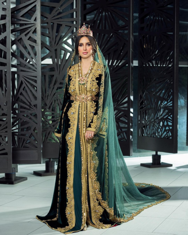 Caftan henné vert royal et doré brodé et perlé à la main