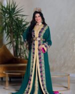 Caftan Élégance : Découvrez notre collection de caftans marocains de mariage, des créations uniques qui incarnent l'élégance et la tradition marocaine. Chaque caftan est une œuvre d'art, brodée à la main avec des détails exquis.